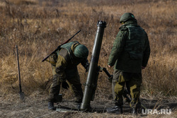 Тренировочные стрельбы мобилизованных с Центрального военного округа на полигоне Еланский. Свердловская область, минометный расчет, 120мм возимый миномет 2б11, подготовка военных