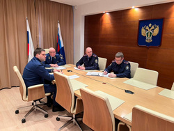 В ХМАО глава прокуратуры Ботвинкин и начальник СК Мокшин заставили предприятие выплатить долг