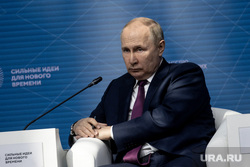 Владимир Путин на пленарном заседании форума АСИ. Москва