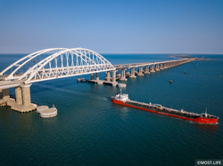 Движение по Крымскому мосту полностью открыли раньше срока