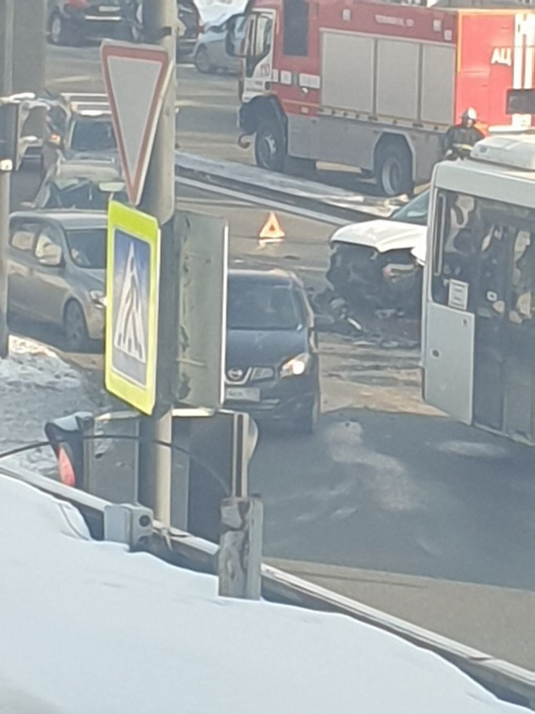 Очевидцы сообщают минимум о двух пострадавших