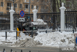 Уборка снега в городе. Пермь, уборка снега, снегоуборочная техника
