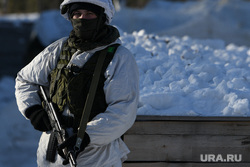 Обучение и досуг военнослужащих на Свердловском полигоне и в 32-м военном городке. Екатеринбург, зима, военные, маскхалат, солдат, зимняя война, сво, война зимой