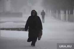 Снегопад в апреле во время пандемии коронавируса.  Курган , снег, снегопад, холод, плохая погода, плохая видимость, снег в городе, сугробы в городе, вьюга, метель, снег в кургане