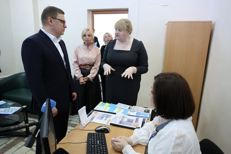 Служба помощи участникам СВО работает на базе Челябинского областного центра социальной защиты населения «Семья»