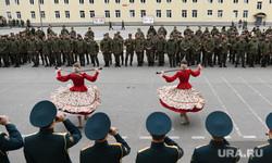Концерт для мобилизованных в 32-м военном городке. Екатеринбург, армия, военные, солдаты, плац, военные сборы, 32военный городок, мобилизация, резервисты, мобилизованные, концерт для солдат