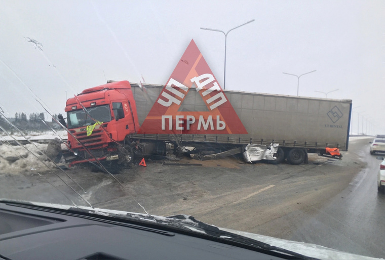 Большегруз перегородил дорогу