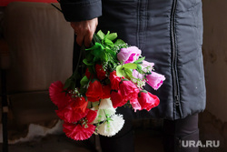 Прощание с военным, погибшим на Украине. Белозерский район, поминки, прощание, похороны, искуственные цветы