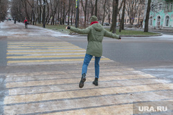 Гололед, ледяной дождь в Перми., пешеходный переход, гололед, ледяной дождь, Тротуары