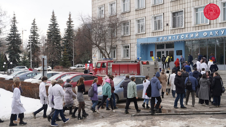 К месту ЧП оперативно прибыла пожарная машина