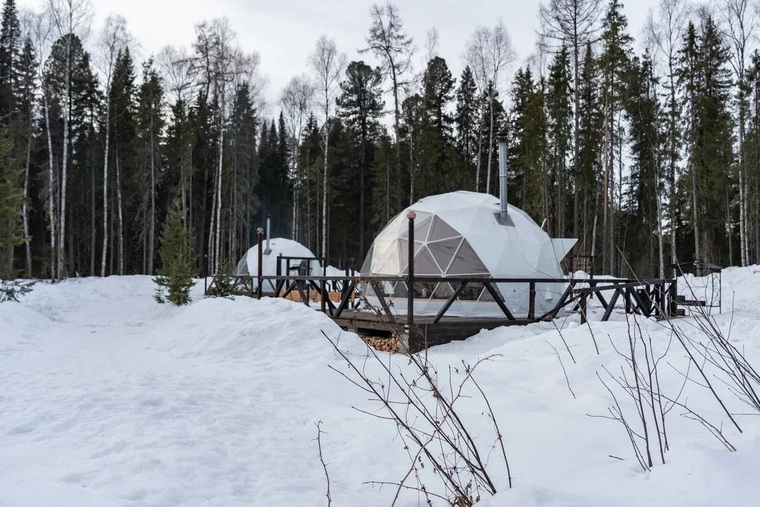 Один из проектов — база отдыха с купольными шатрами