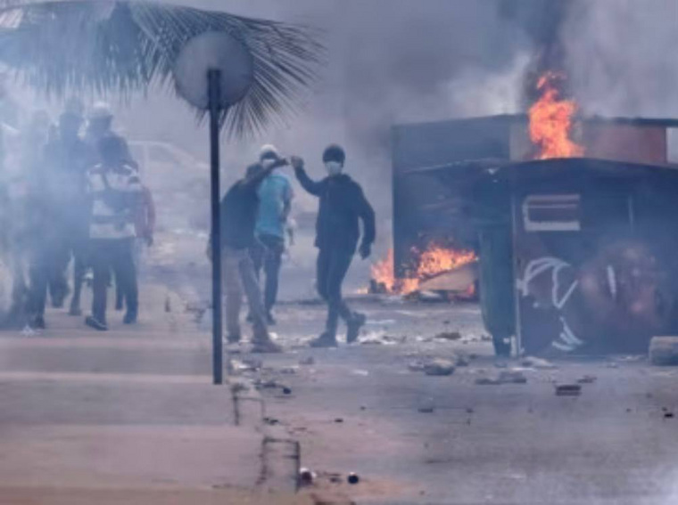Илья Лисняк оказался в эпицентре массовых беспорядков в Дакаре