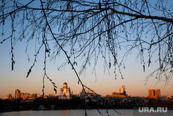 Весна в Екатеринбурге, закат, город екатеринбург, городской пруд, березовые сережки, бруньки, весна