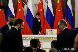 Президент России Владимир Путин и председатель КНР Си Цзинь Пин на встрече во время совместного заявления в Кремле. Москва, флаг россии, флаг китая