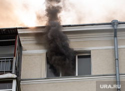 Пожар в многоэтажном жилом доме на улице Шейнкмана. Екатеринбург, дым, жилой дом, пожар, квартира, возгорание