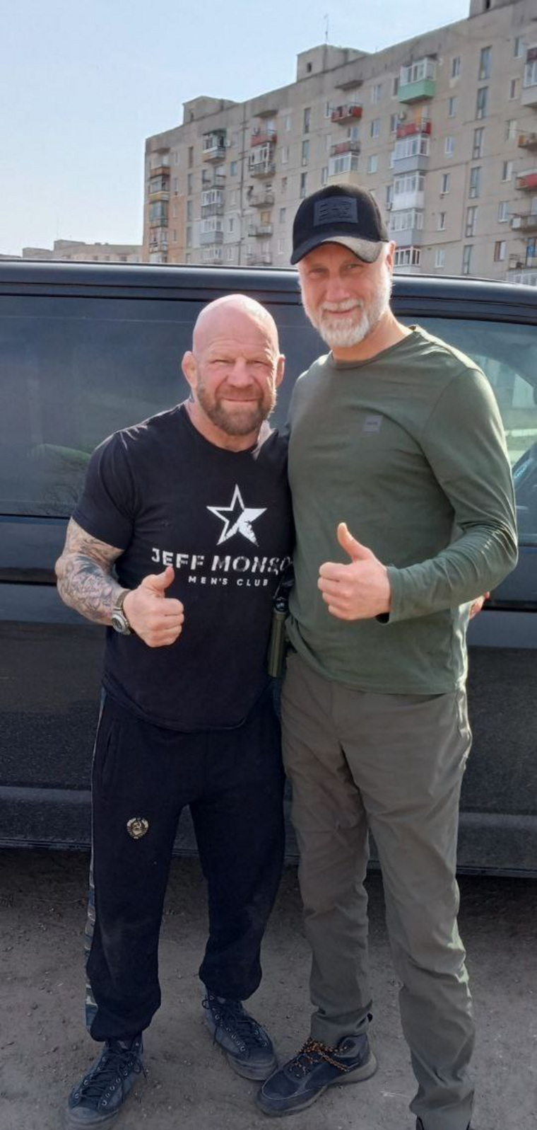 Боец MMA Джефф Монсон (слева) теперь работает депутатом в думе подмосковного Красногорска