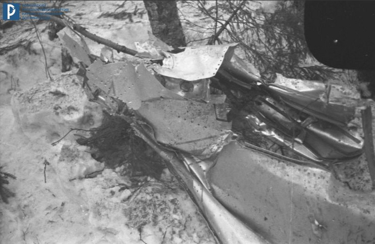 Российский государственный архив научно-технической документации опубликовал кадры с места крушения истребителя, на котором разбился Гагарин