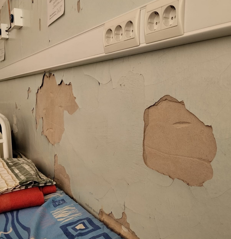 Жительница Кургана показала состояние палаты в Курганской областной больнице №2