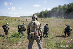 Тренировка добровольцев перед отправкой в Украину. Свердловская область, милитари, армия, оружие, война, добровольцы, спецоперация, чвк, сво, наемники