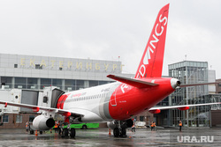 Подготовка рейса авиакомпании Red Wings Екатеринбург-Саратов. Екатеринбург, ред вингс, сухой суперджет, ssj100, sukhoi superjet100, авиакомпания red wings, ssj100-95b