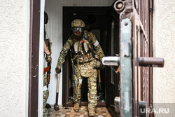 Схрон с оружием сотрудника СБУ в частном доме. Херсон, операция, штурм, спецоперация, спецназ, военнные, солдат, сво, специальная военная операция, взлом двери
