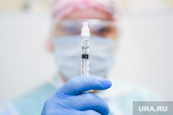 Вакцинация от ковида. Екатеринбург, шприц, вакцинация, вакцинация через нос, нозальная вакцинация