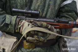 Эвакуация людей из осажденного Мариуполя. Украина, военные, украина, снайпер, мариуполь, беженцы, охотник, карабин, оптический прицел, снайперская винтовка, солдат, гуманитарная катастрофа