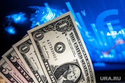 Экономист Гинько: Россия автоматически откажется от использования доллара