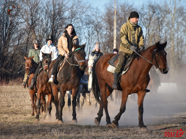 Конно-спортивный клуб в поселке Юго-Камский уже приступил к репетициям конного парада