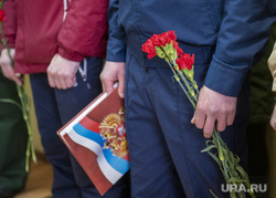 Похороны на Северном кладбище погибшего в зоне СВО старшего сержанта ВДВ Рожкова Вадима. Пермь, гвоздики, траурная церемония, прощание с погибшим в сво