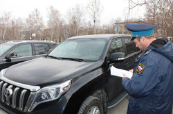 Владелец иномарки задолжал 8 млн рублей