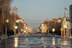 В городе масштабная коммунальная авария. Курган, коммунальная авария, улица карла маркса, потоп, прорыв водопровода, затопленные улицы