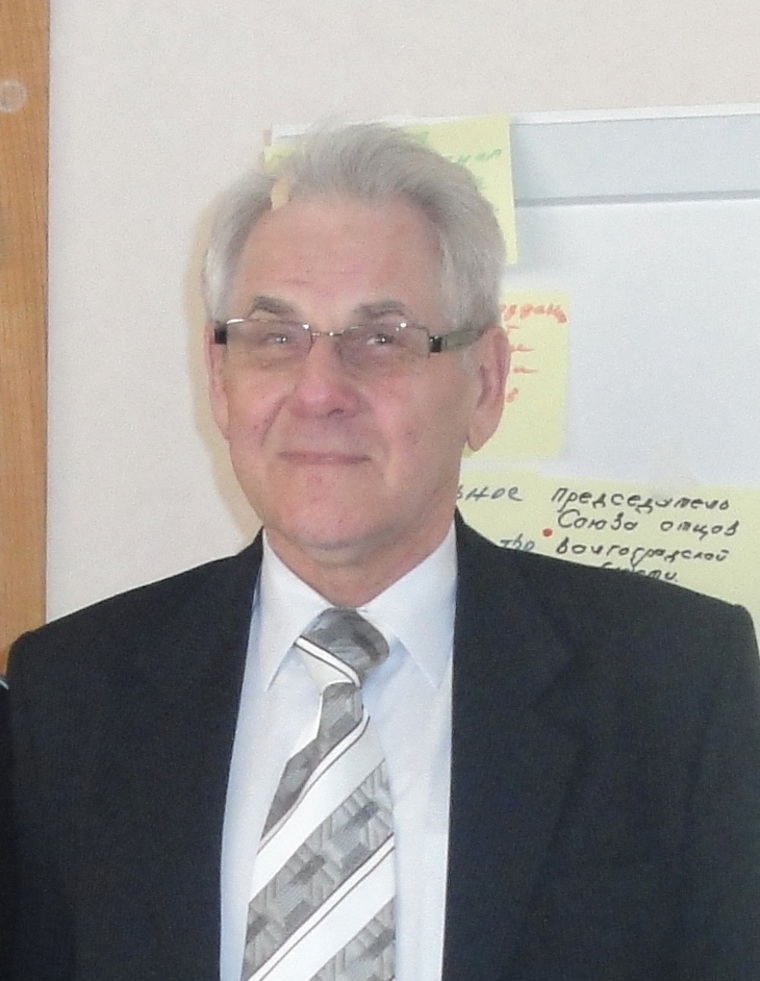 Валерий Карачаровский работал директором КТК с 1988 по 2012 год и получил степень кандидата педагогических наук