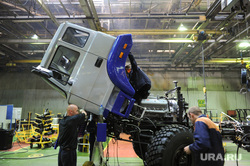 Сборочный конвейер на автозаводе УралАЗ. Группа ГАЗ. ОАО Автомобильный завод Урал. Миасс Челябинской области, уралаз, автопром, сборочный конвейер, группа газ