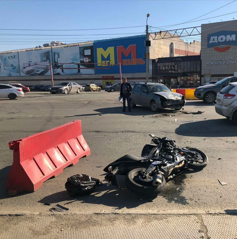 Виновник аварии — водитель легковушки