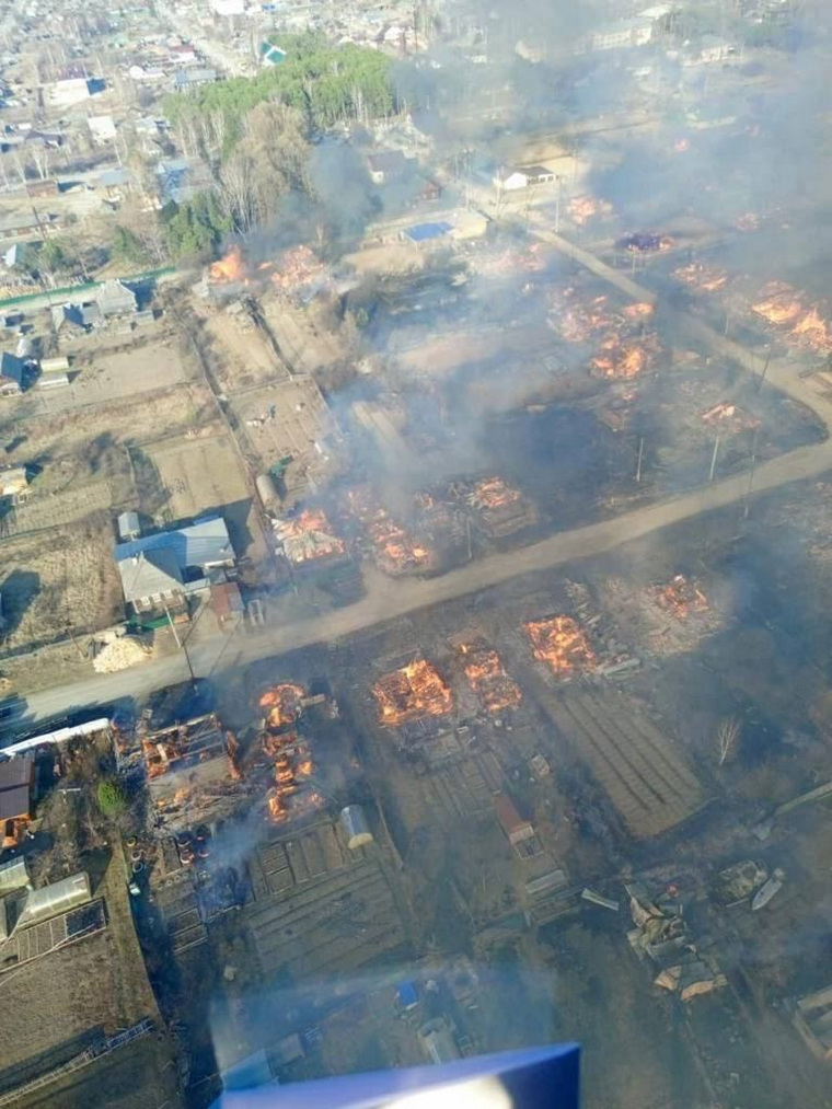Пожар в Сосьве Свердловской области локализовали - видео, фото