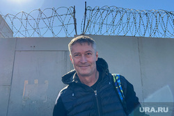 Евгений Ройзман выходит из ИВС. Екатеринбург, ройзман евгений