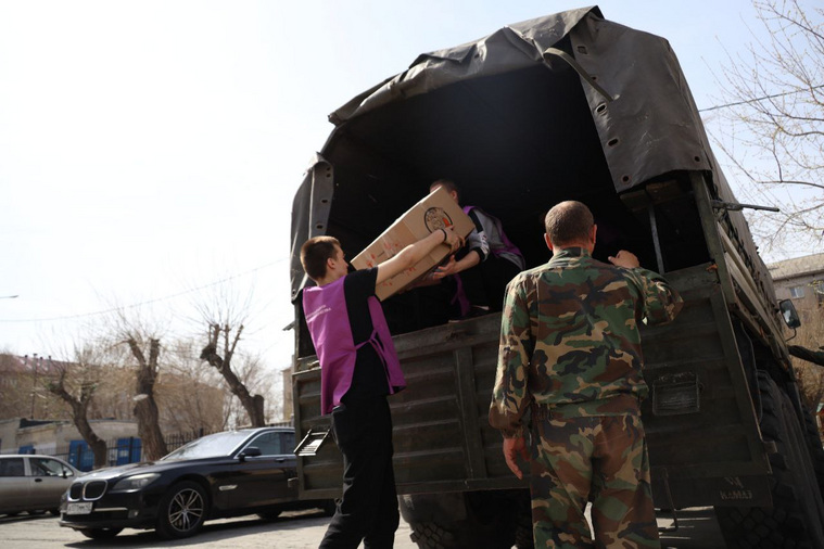 Шумков заявил об отправке гуманитарного груза бойцам гвардейской артиллерийской бригады и землякам