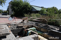 Улица Бурова-Петрова. Курган, трубопровод, ремонтные работы, труба водопровода, улица бурова петрова
