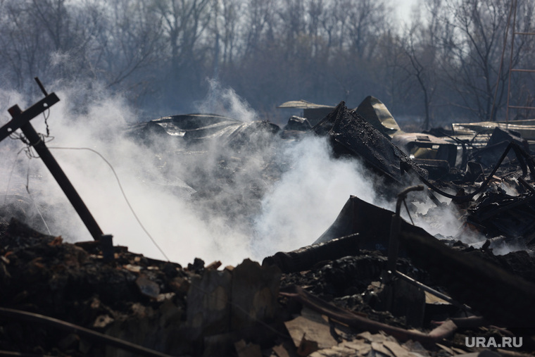 Последствия пожара в деревне Логоушка. Курган