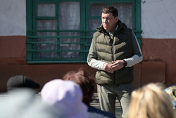 Куйвашев 29 апреля провел встречу с жителями Таежного, которые остались без домов