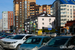 Виды города. Весна. Тюмень, автомобиль, тюмень, парковка, улица малыгина