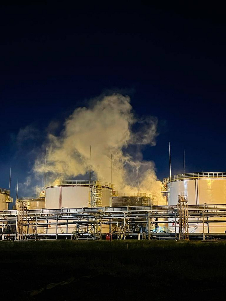 Возгорание резервуаров с нефтепродуктами на Ильском нефтеперерабатывающем заводе в Северском районе произошло 4 мая