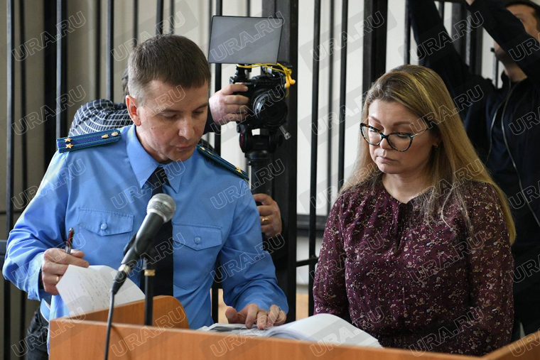 Косолапова заявила, что не знает, ведет ли экс-мэр Екатеринбурга Ройзман прямые эфиры из здания Фонда.