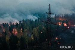 Горящий лес возле горы Волчиха. Свердловская область , лэп, лесной пожар, пожар в лесу, дым от пожара, пожар на волчихе