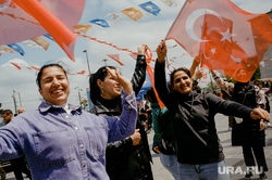 Предвыборная агитация в Стамбуле. Турция, флаг турции, турция, стамбул, митинг, турецкий флаг, турки