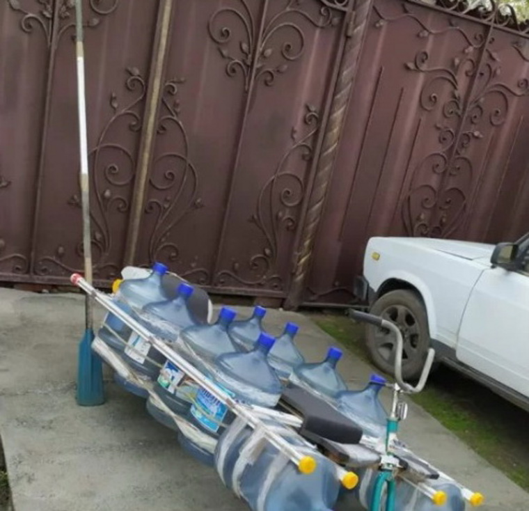 Весла помогают управлять конструкцией