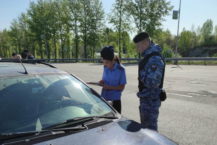 Трое должников пытались скрыться от сотрудников ФССП и ГИБДД