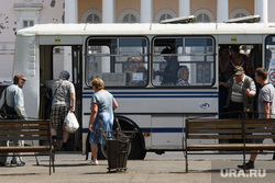 Виды Железногорска, Красноярский край, автобусная остановка, автобус, общественный транспорт