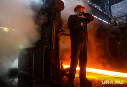 Нижнесалдинский металлургический завод. Нижняя Салда, металлургия, промышленное предприятие, рабочие в цехе